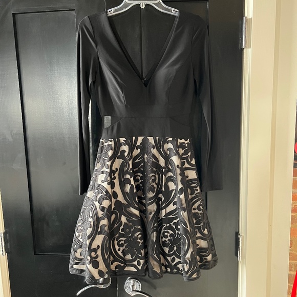 Xscape | Dresses | Xscape Black And Embroidered Cocktail Dress Size 6 |  Poshmark